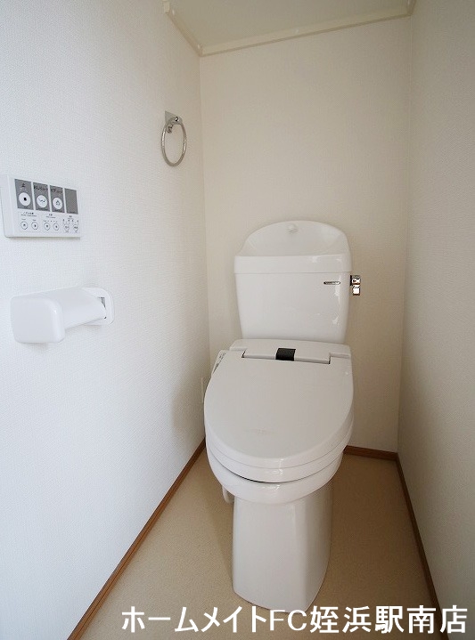 トイレ　★温水洗浄便座付き！★参考写真の為現状優先