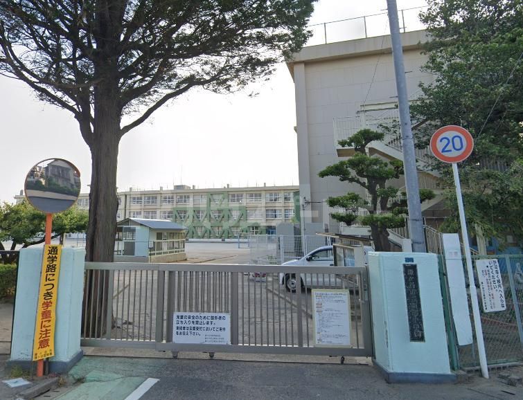 小学校　鎌ケ谷市立東部小学校（小学校）まで70m