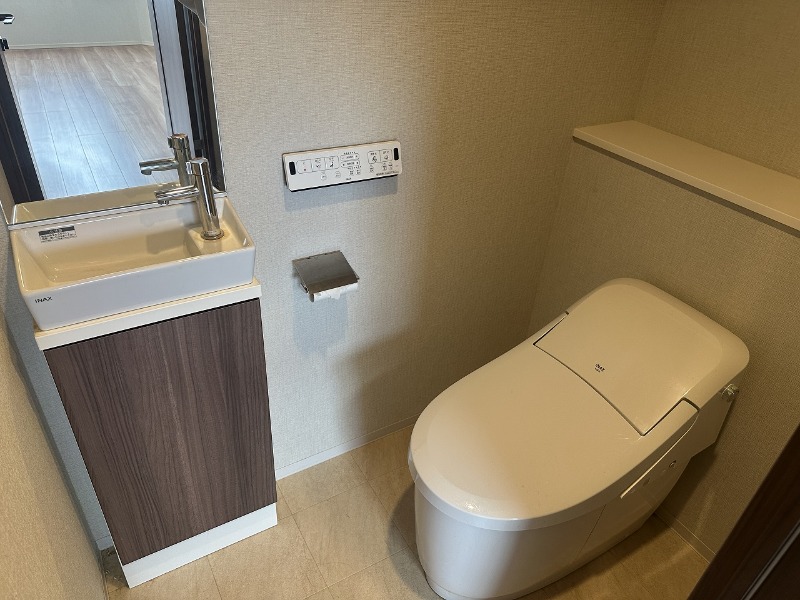 プレミスト三鷹のトイレ写真