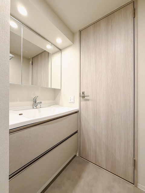 洗面設備　※写真は同タイプ住戸です。
