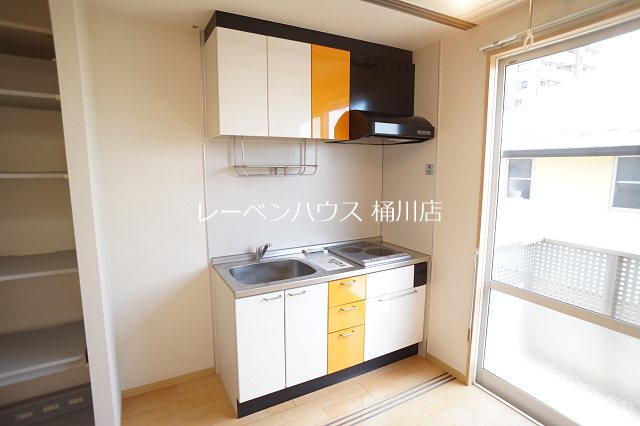 キッチン　レーベンハウス桶川店へ　048-787-5511