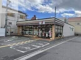 コンビニ　セブンイレブン東大阪近江堂2丁目店（コンビニ）まで647m