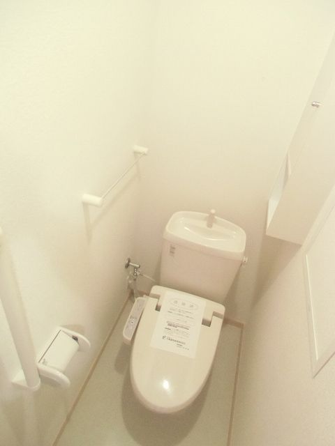 コンセル ジュール Bのトイレ写真