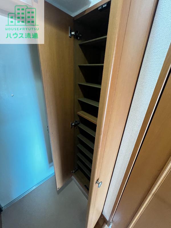 ステートリーマンション鷲崎の玄関写真