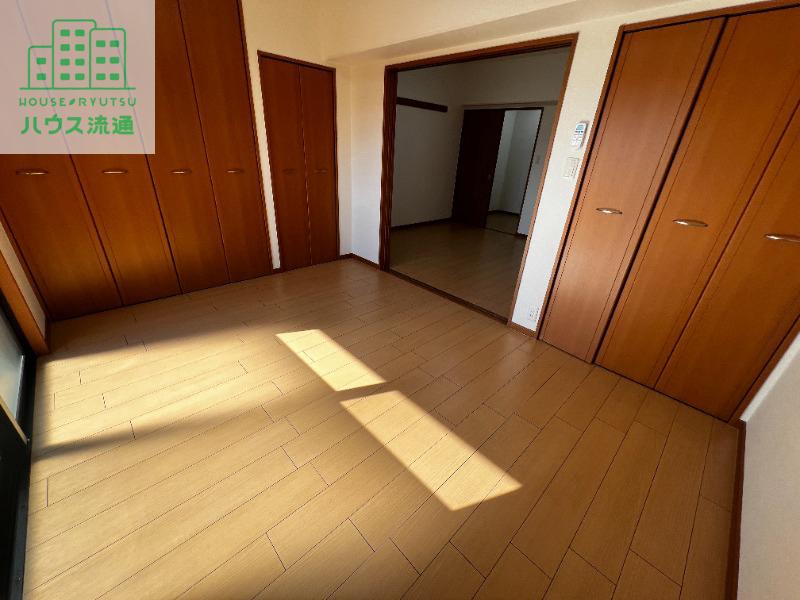 ステートリーマンション鷲崎の居間写真
