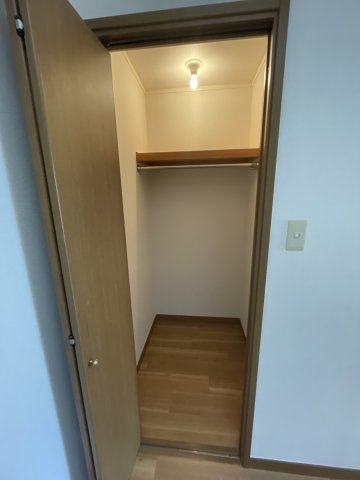 収納　ウォークインクローゼット
