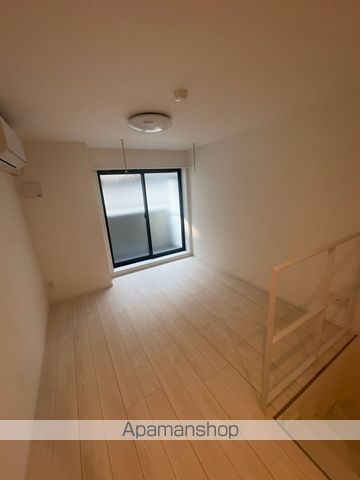 REGOLITH IKEGAMIの居間写真