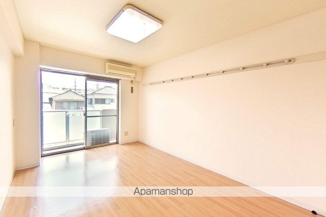 アサヒコートの居間写真