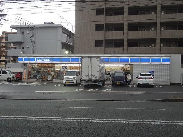 コンビニ　ローソン八幡鷹の巣店（コンビニ）まで230m