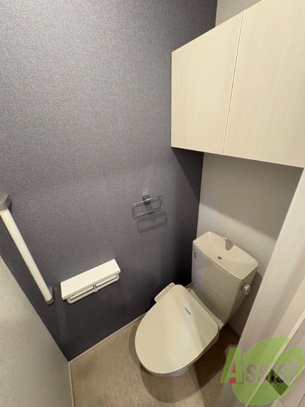 トイレ　トイレはウォシュレット機能付きです。安心して使用できますね。