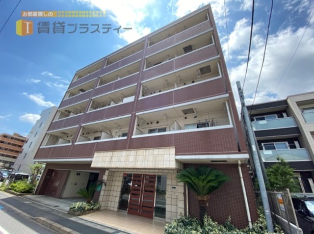 建物外観　重圧感ある外観がポイントです