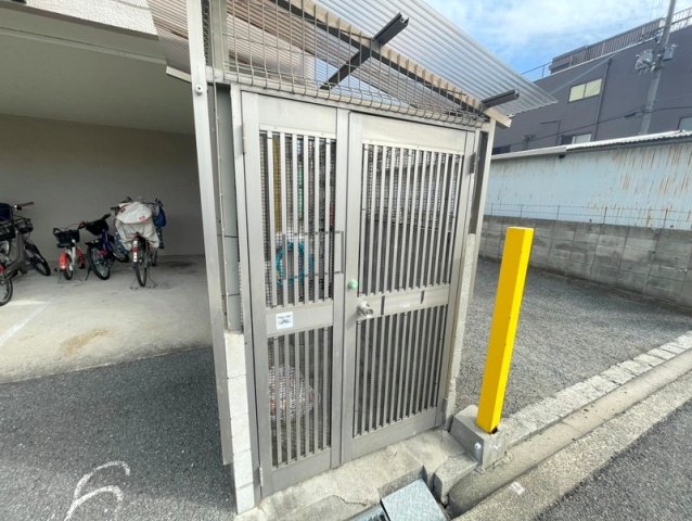 地下鉄谷町線 喜連瓜破駅 徒歩14分 3階建 築50年の外観写真
