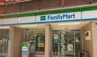 コンビニ　ファミリーマート豊島駒込店（コンビニ）まで189m