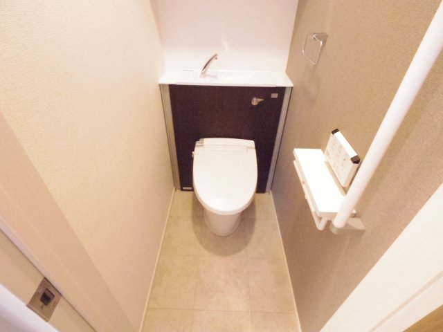 近鉄天理線 天理駅 徒歩16分 3階建 築4年のトイレ写真