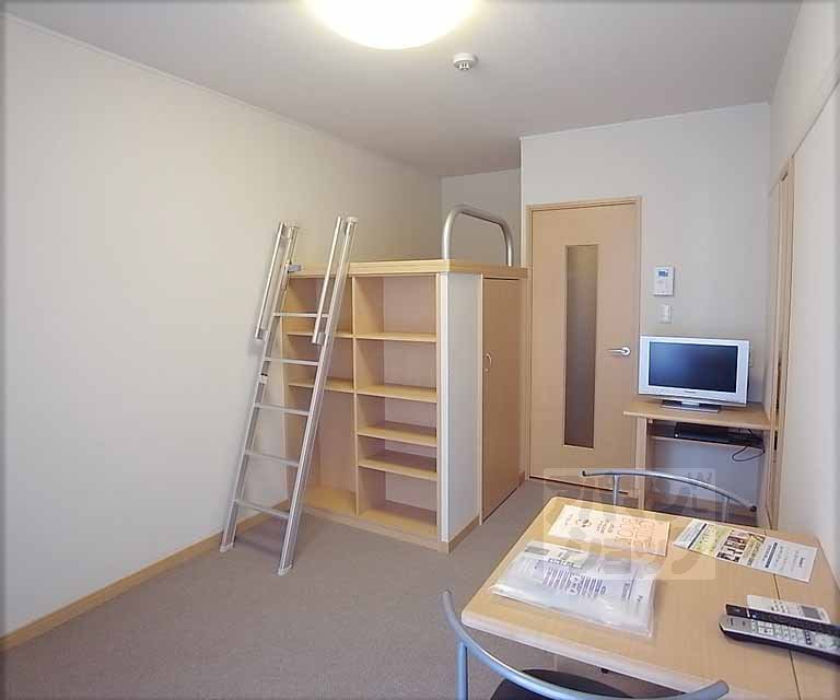 レオパレスインパクトIの居間写真