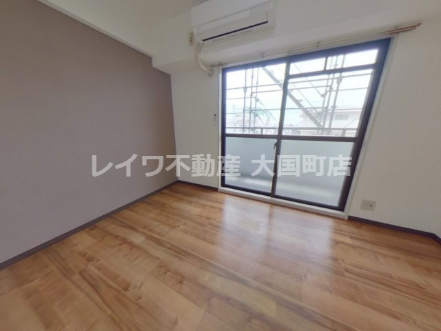 居室・リビング　個人の部屋や寝室として使える洋室です