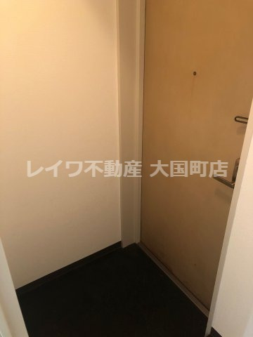 玄関　収納もある玄関です