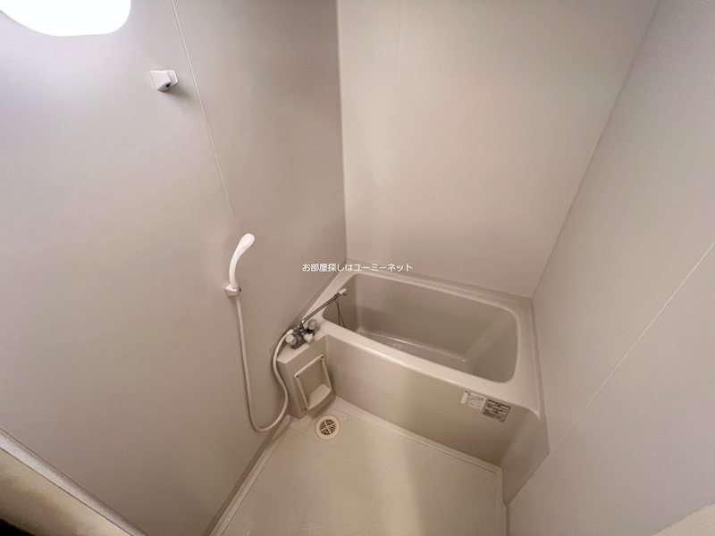 バス・シャワールーム　実際のお部屋は反転タイプになります。