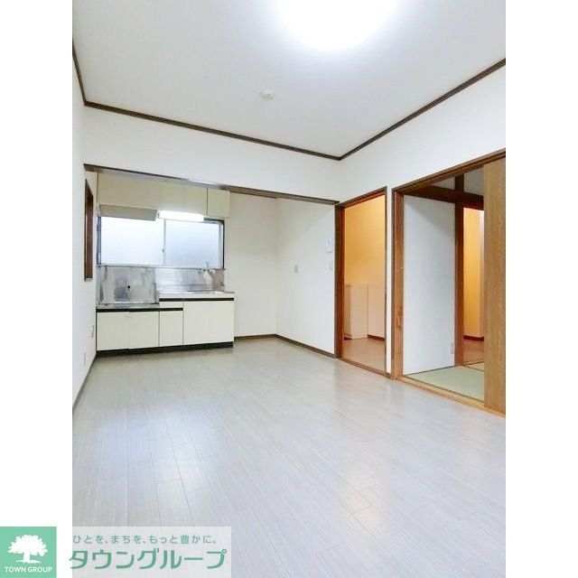 第1ロイヤルコーポの居間写真