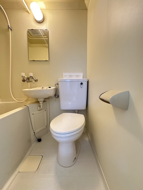 京王相模原線 南大沢駅 徒歩7分 4階建 築35年のトイレ写真