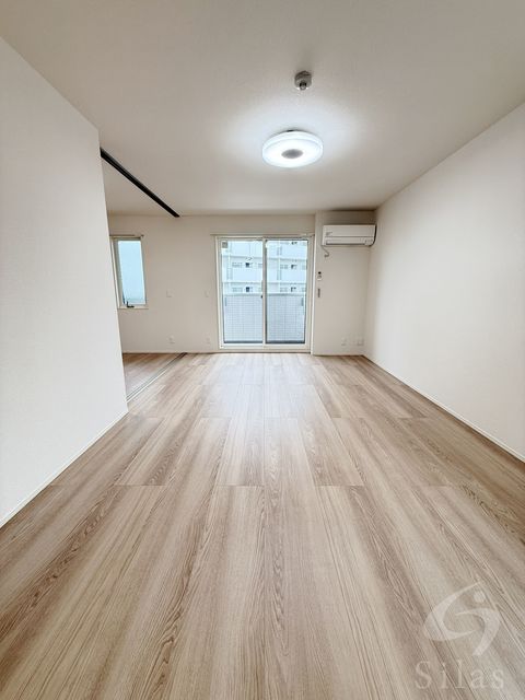 プライム金剛の居間写真