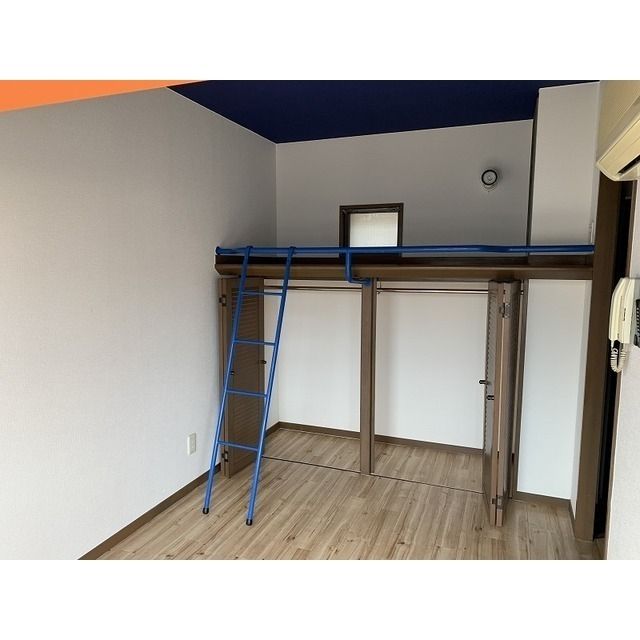 STRAWBERRY CUBEの居間写真
