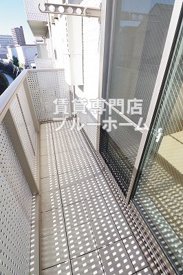 バルコニー　広いバルコニーです！日当たり良好です！