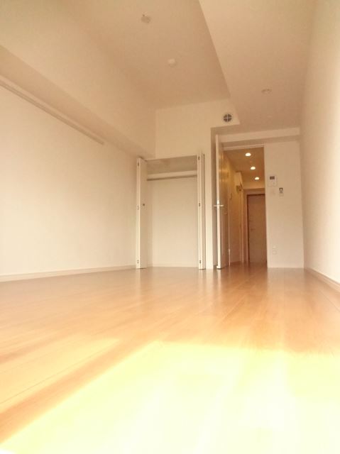 その他部屋・スペース　明るく広々居室で贅沢な一人暮らしはいかがですか