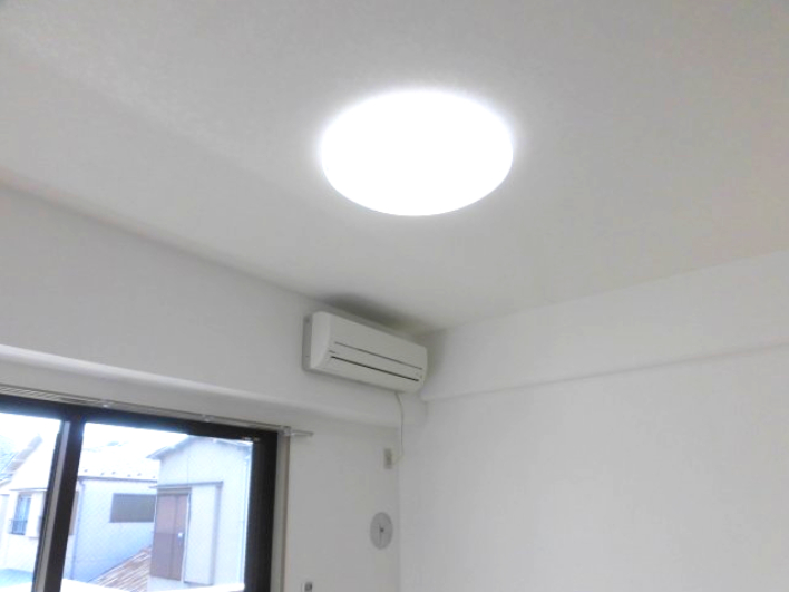その他　明るいシーリングライトも設備です