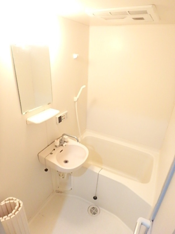 バス・シャワールーム　図面と現状に相違がある場合には現状を優先