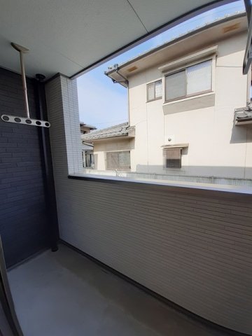 バルコニー　外からの目が気にならないバルコニーで洗濯物が干せます
