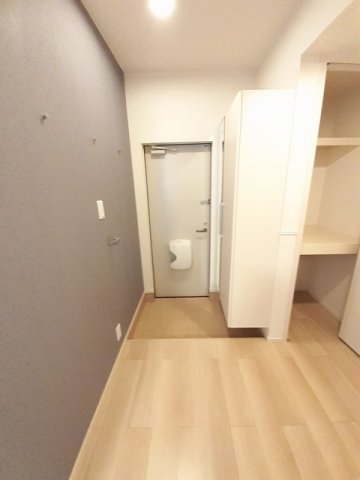 玄関　収納もある玄関です