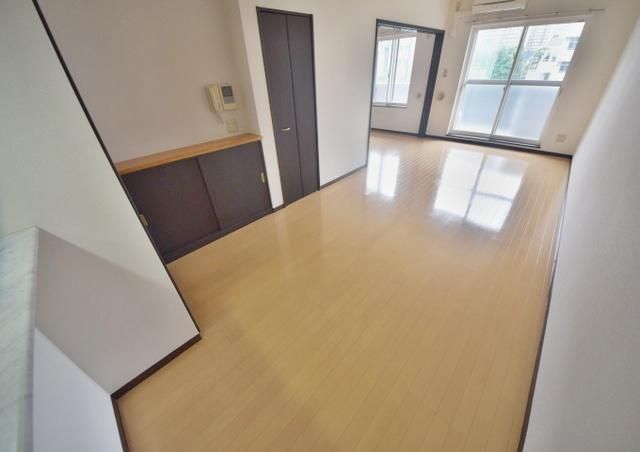 居室・リビング　☆明るいお部屋☆