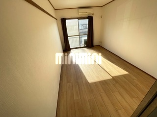 居室・リビング　洋間６帖