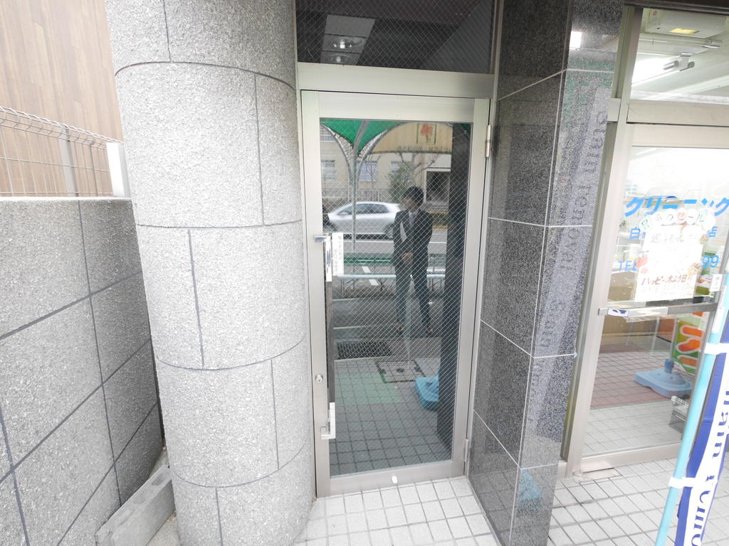 地下鉄西神・山手線 伊川谷駅 徒歩42分 3階建 築35年の外観写真