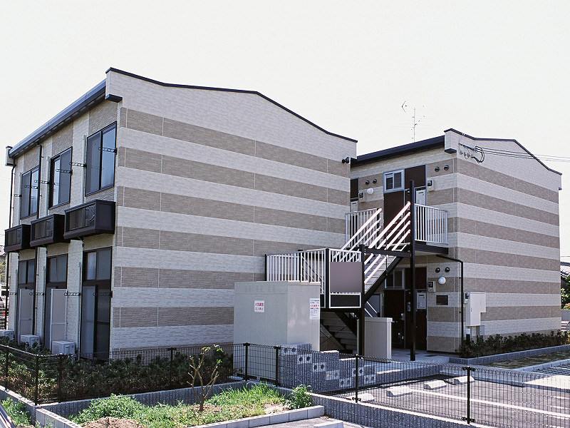 【大阪狭山市東池尻のアパートの建物外観】