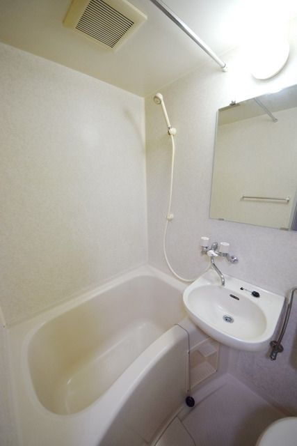 バス・シャワールーム　★キレイなバスルームです★