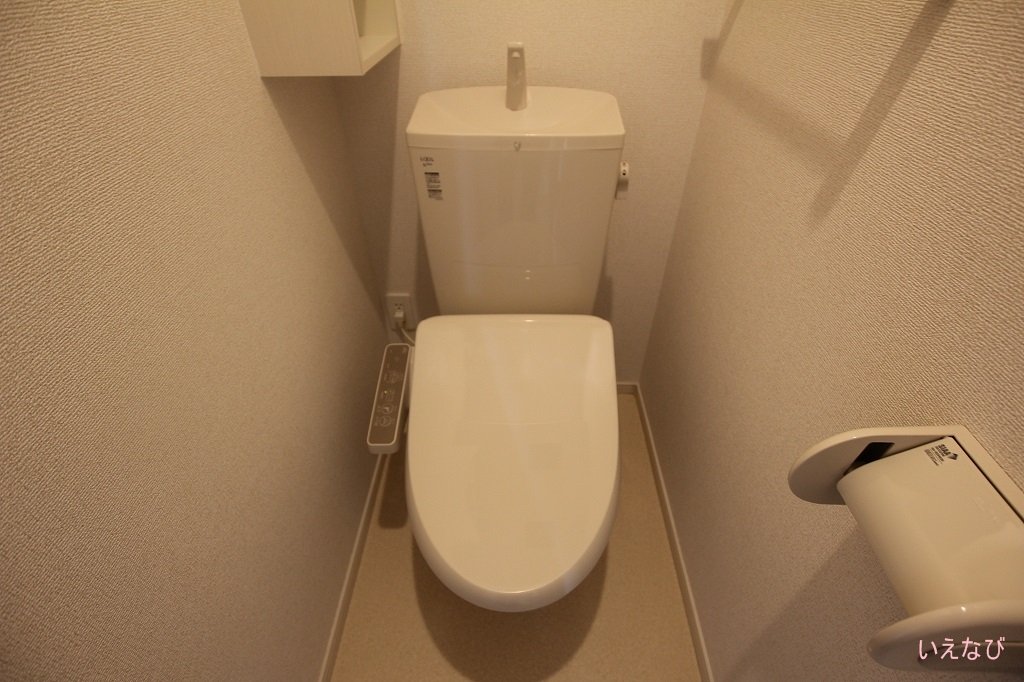 ＪＲ山陽本線 福山駅 徒歩35分 3階建 築9年のトイレ写真