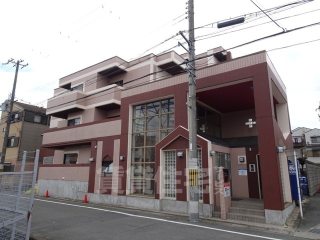 京都市西京区下津林番条のマンションの建物外観
