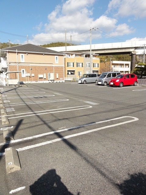 【ファミールケイ　Ｅの駐車場】