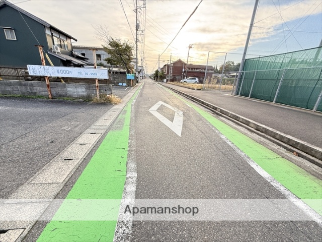 その他　前面道路（その他）まで0m