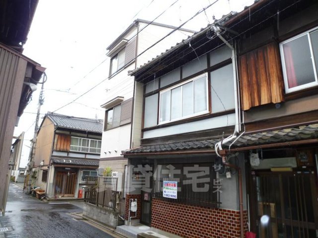 西ノ京平町貸家（花水木不動産）の建物外観