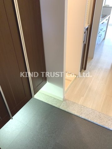 玄関　収納もある玄関です