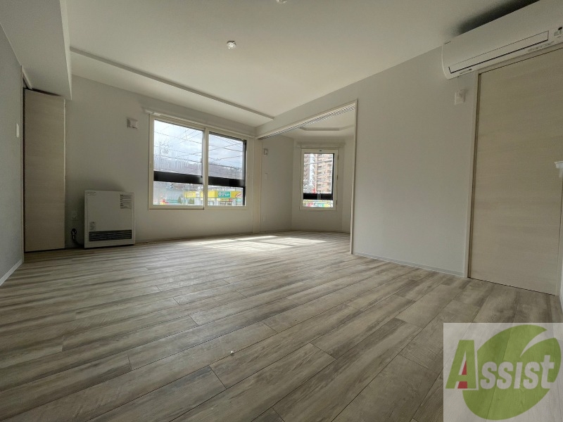 居室・リビング　広くてキレイなお部屋が広がっていて、充実した生活が送れそう。