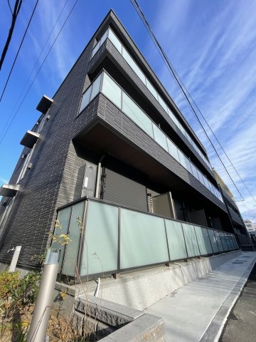 船橋市本中山のマンションの建物外観