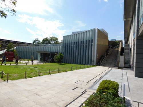 【マンション住吉川の図書館】