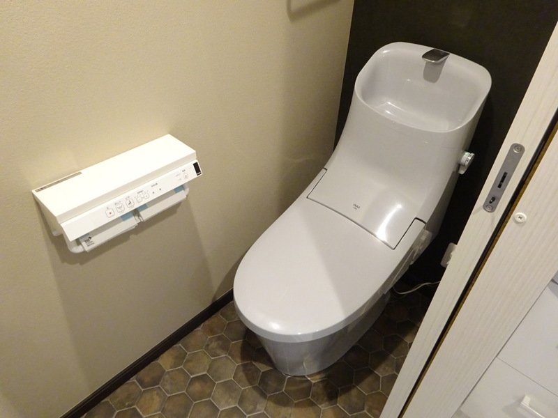 トイレ　内装前