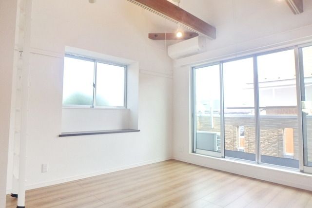 居室・リビング　☆明るい照明☆