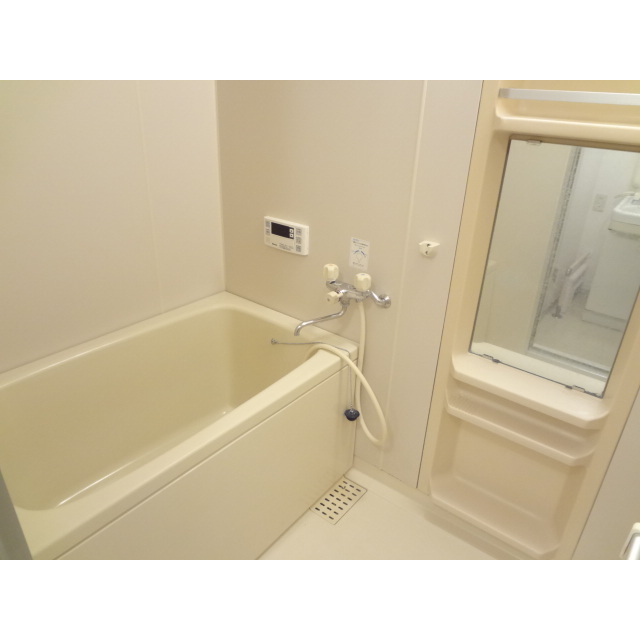 バス・シャワールーム　リノベーション前の画像です