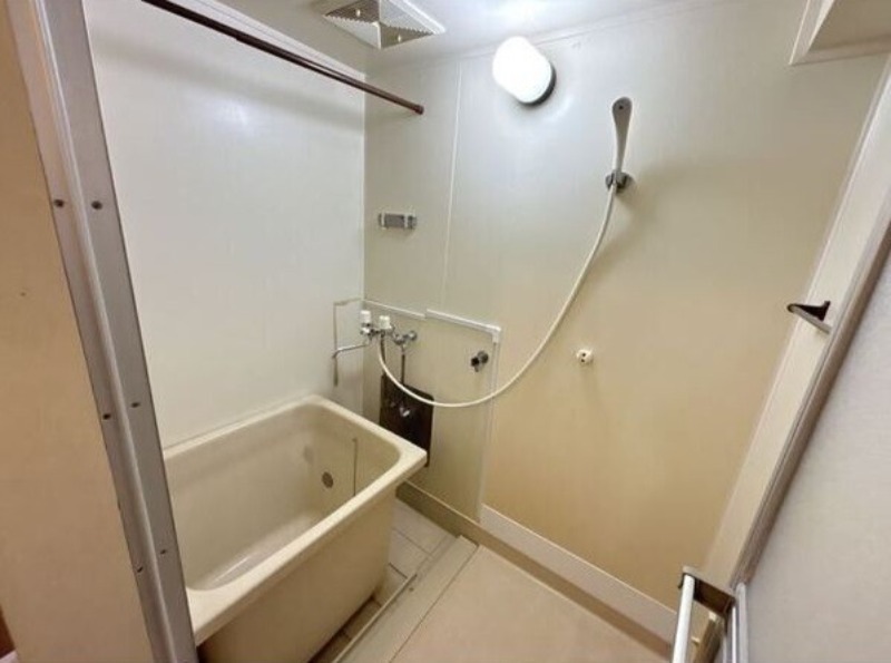 バス・シャワールーム　図面と現状に相違がある場合には現状を優先